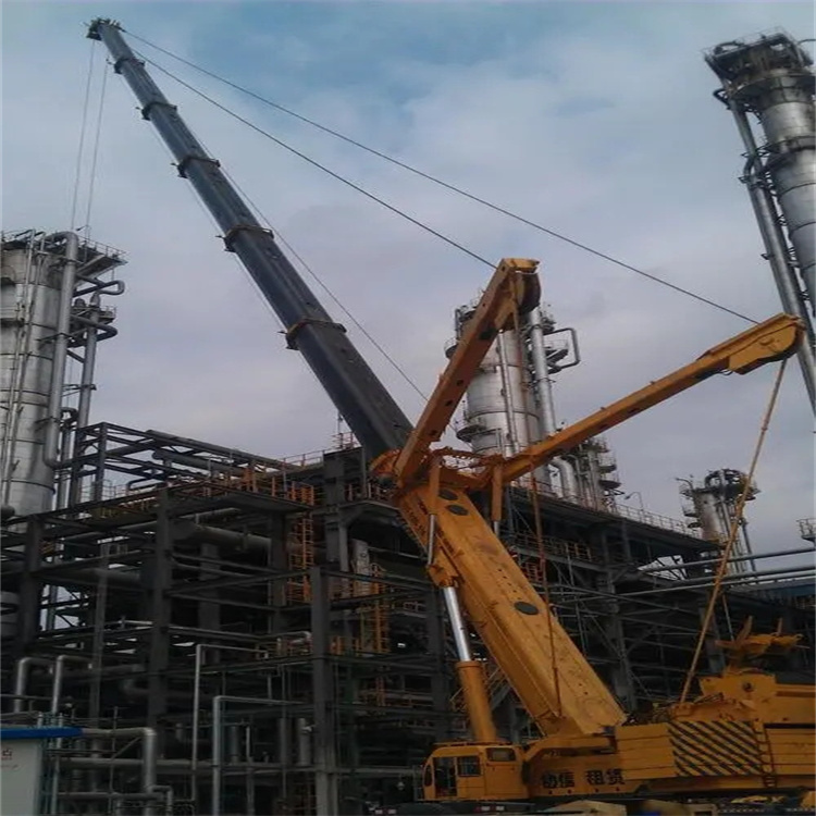 临泉县厂房钢结构吊装租赁多少吨吊车合适？