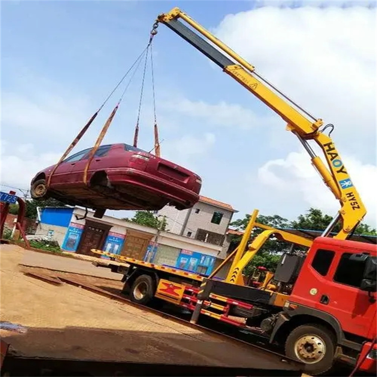 临泉县吊车吊汽车的正确方法